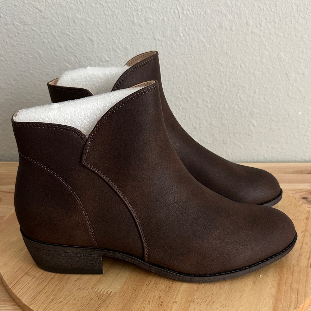 Journee Collection Womens Solarah Flat Heel Booties new